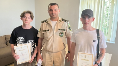Александр, Никита и Максим Поповы награждены грамотами МЧС Абхазии