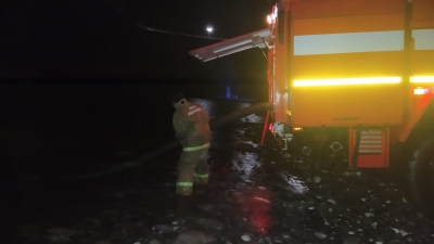 Сотрудники МЧС Абхазии оказывают содействие в доставке питьевой воды в промышленных объемах