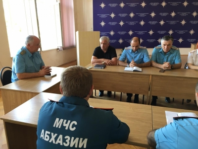 Меры по борьбе с распространением в республике COVID-19 обсудили в МЧС