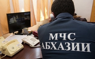 В селе Нижняя Эшера Сухумского района по улице Авидзба на первом этаже двухэтажного дома обнаружен обгоревший труп гражданина Жвелия, 1949 года рождения