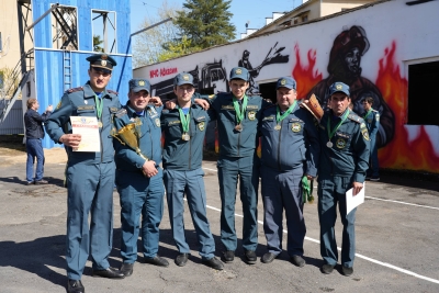 В Гулрыпшском районе на базе местной пожарно-спасательной части прошли соревнования по пожарно-спасательному спорту