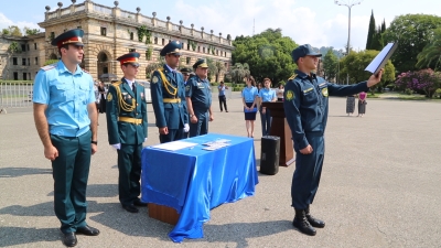 Будущие офицеры МЧС - спасатели и пожарные - приняли присягу на верность Родине и своему народу