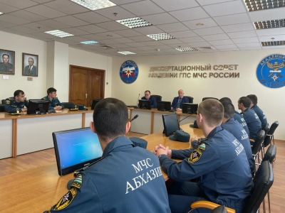 Глава МЧС Лев Квициния встретился с курсантами из Абхазии, обучающимися в Академии государственной противопожарной службы МЧС России