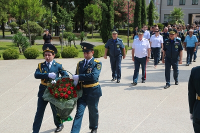 Возложение цветов в Парке Боевой Славы