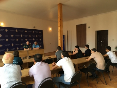 Министр по чрезвычайным ситуациям Абхазии Лев Квициния провел встречу с родителями абитуриентов поступающих в профильные вузы МЧС России